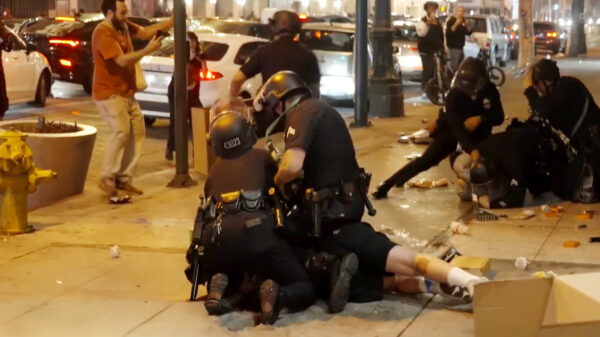 Avondklok in centrum Los Angeles na protesten tegen Trump-beleid