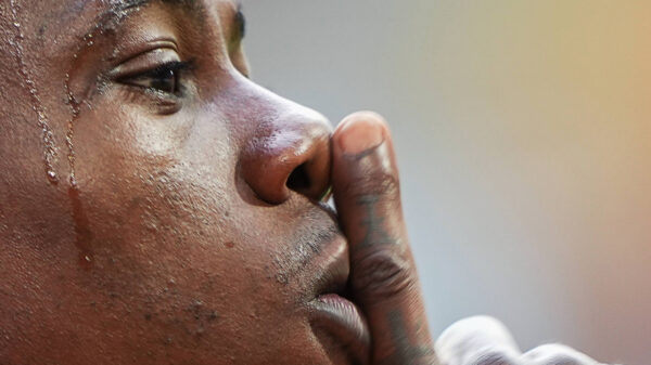 Quincy Promes mag bij landing op Schiphol direct door naar de bajes