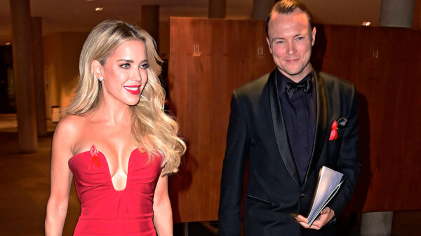 Video: Sylvie Meis wisselt speeksel uit met Duitse miljonairszoon op Ibiza