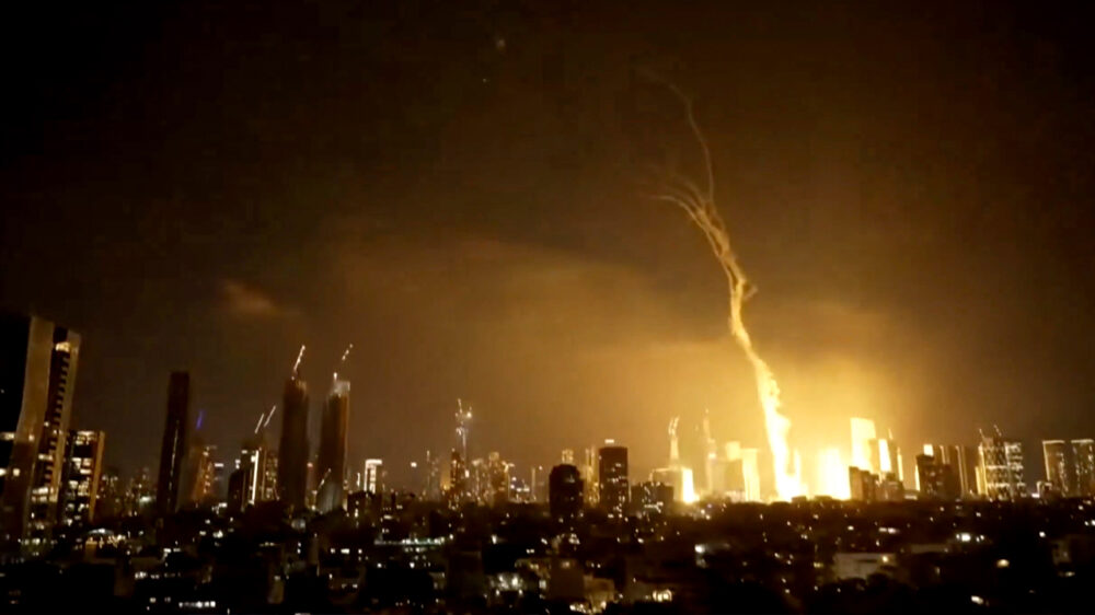Nachtelijke aanval: Iran slaat terug met ballistische raketaanval op Israël