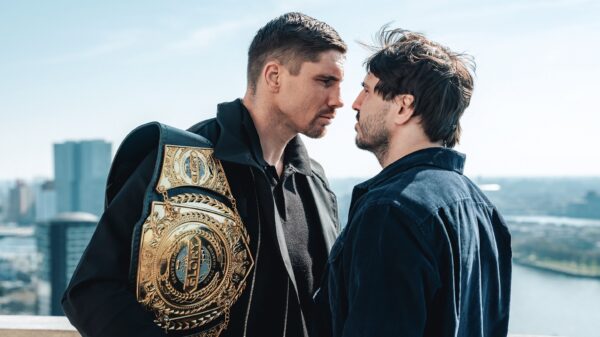 Rico Verhoeven verdedigt zijn wereldtitel opnieuw, wint van Artem Vakhitov