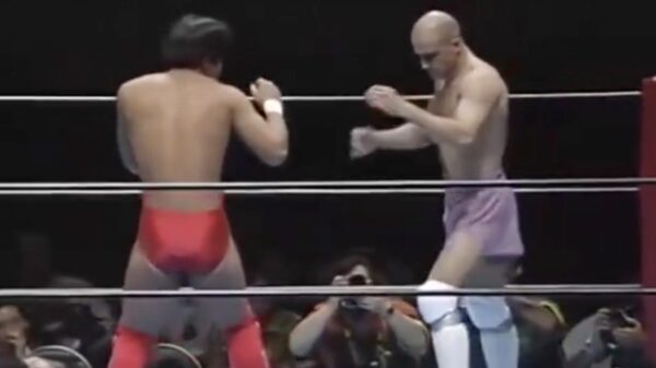 Bas Rutten laat zien dat hij ook in de ring een baas was!