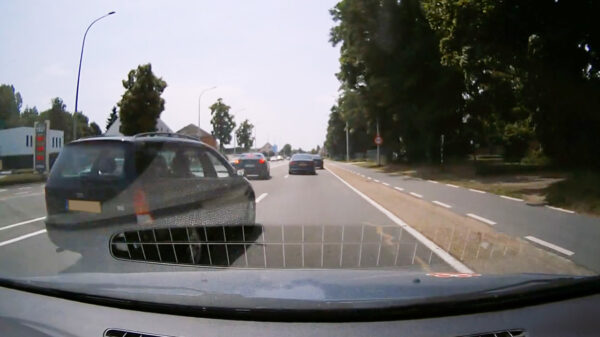 Nederlandse verkeerstokkies maken Lanaken onveilig met debiele inhaalacties