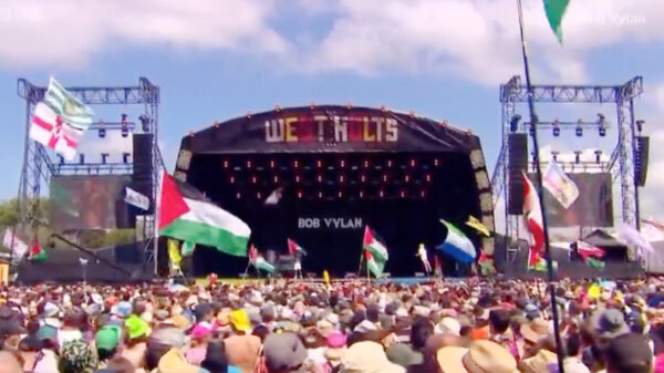 BBC haalt Glastonbury-optreden offline na haatleuzen tegen Israël