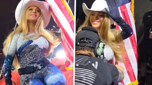 Beyoncé knikkert bijna uit vliegende cabrio tijdens concert in Houston