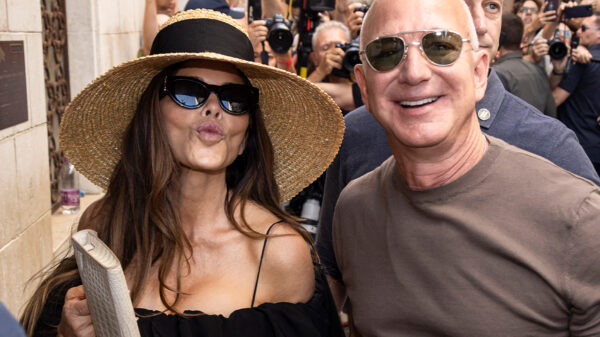 Jeff Bezos verkoopt voor 5,4 MILJARD aan aandelen voor z'n bruiloft in Venetië