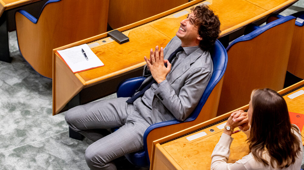 Doh. GL/PvdA blundert bij stemming waardoor PVV-voorstel het ineens haalt