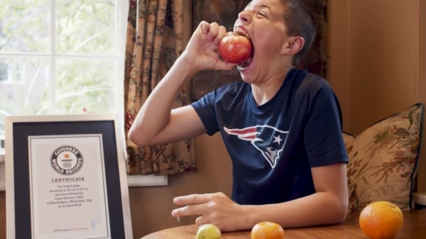 Koter heeft met gigantische Big Mac-bek het record voor 'grootste mondholte'