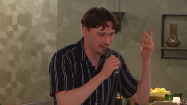 Kim en tatta-Boef wagen zich in LLDL aan Habiba tijdens het karaoke