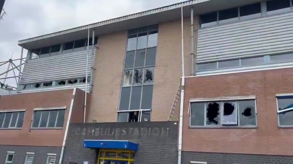 Video: Massale vernielingen bij oud Cambuurstadion in Leeuwarden