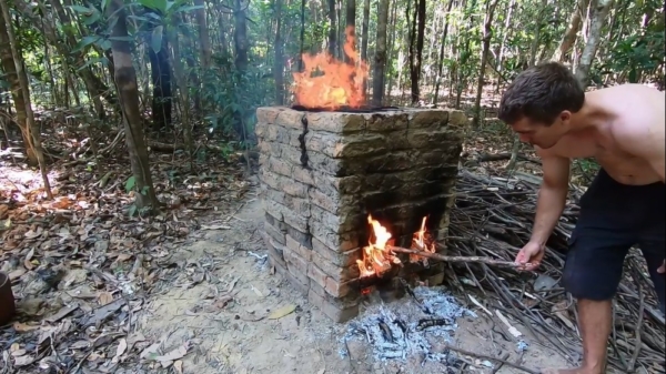 Goedemorgen: we maken vandaag nieuw servies van houtskool