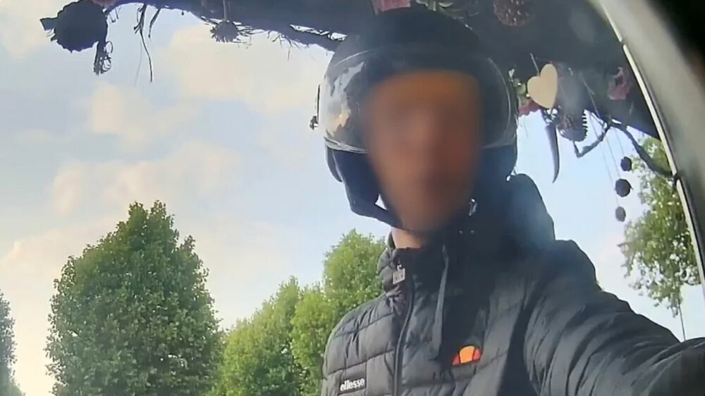Jonge kansenparel met groot mes berooft pinnende man in Waalre