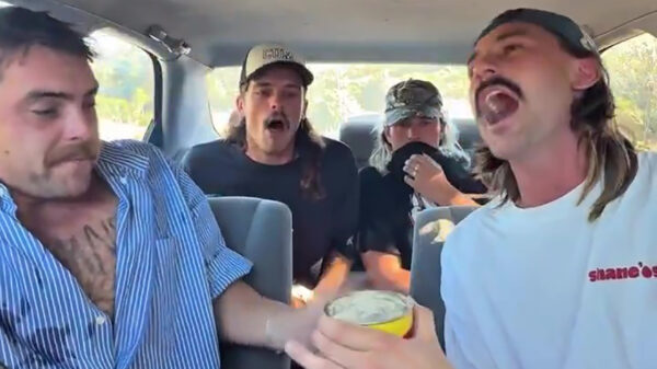 Surströmming challenge in de waggie: een ritje om nooit te vergeten!