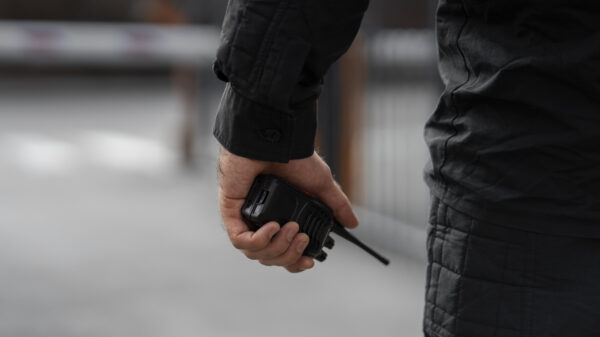 Belgische klassieker: Bejaarde opa heeft grote smoel tegen de politie