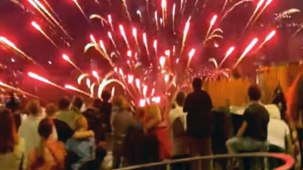 Vuurwerkramp op kermis Düsseldorf: raketten schieten het publiek in