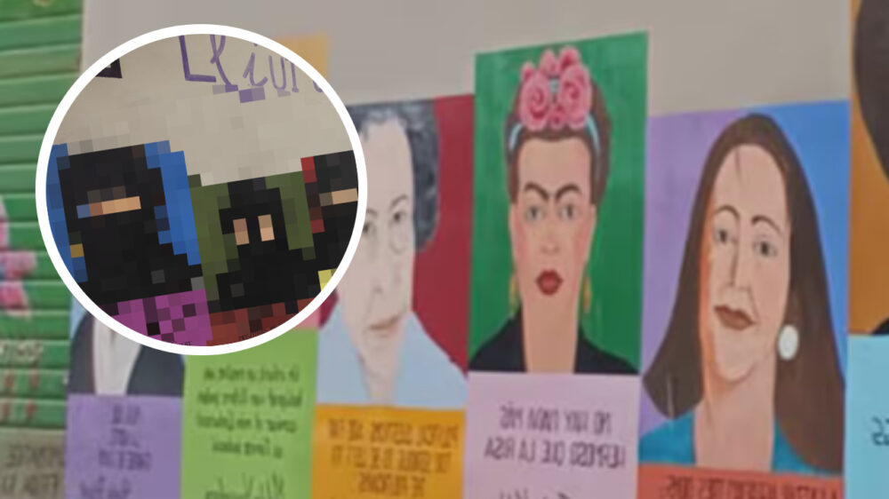 Muurschildering van 8 icoonvrouwen beklad met religieuze symboliek in Barcelona