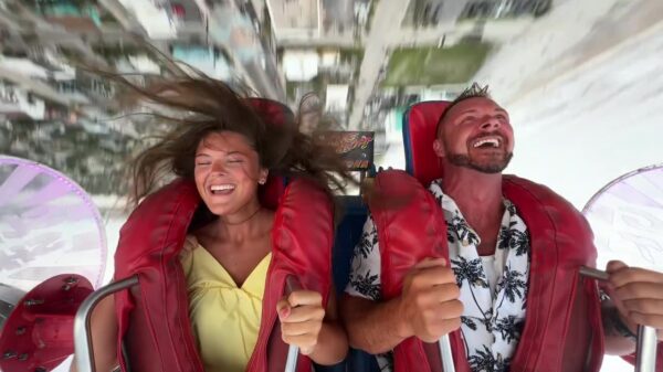 Schoonheidsprijs beleeft luchtig momentje tijdens ritje in slingshot