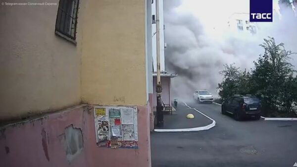 Gasexplosie veegt flatgedeelte van 10 verdiepingen weg in Saratov