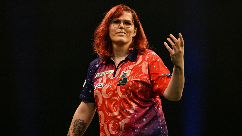 Dartsbond WDF sluit transvrouwen uit van vrouwentoernooien