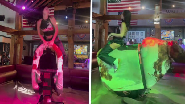 Professionele stierenrijdster temt moeiteloos deze mechanische stier