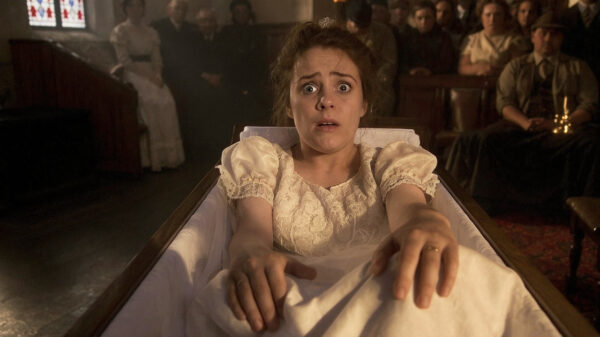 Vrouw ontwaakt tijdens eigen begrafenis; per ongeluk dood verklaard