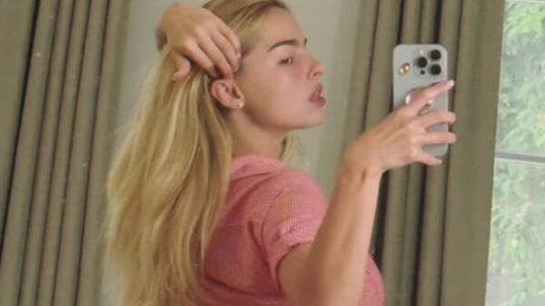 Addison Rae deelt gewaagd kiekje en krijgt het hele internet over zich heen