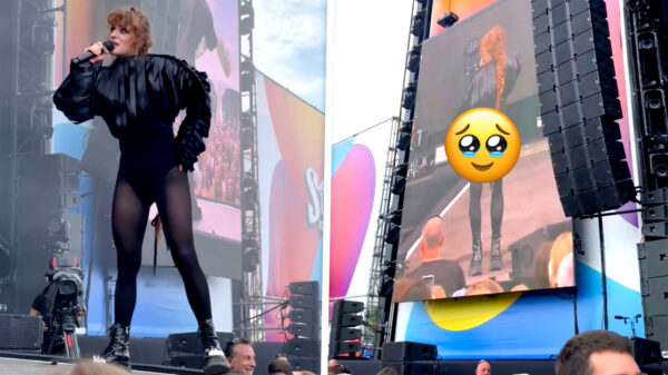 Merol geniet met volle teugen van haar eigen 'uitzicht' op de catwalk