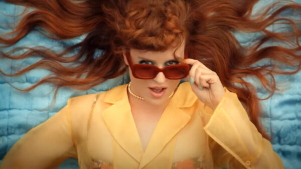 Merol geniet met volle teugen van haar eigen 'uitzicht' op de catwalk