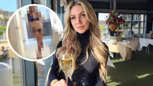 De 44-jarige Debbie is trots op haar lichaam en plempt nieuwe foto online