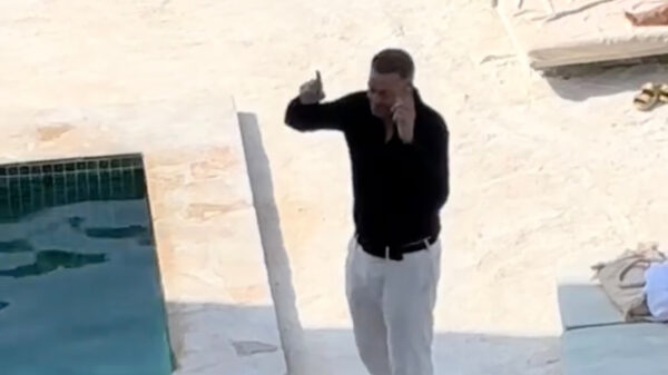 Mensen na vreemde vakantievideo Lange Frans: "Wat heeft hij gebruikt?"