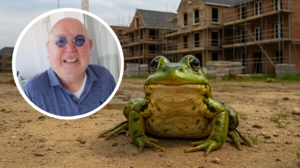 Echtpaar zit bouw complete wijk dwars met 98(!) rechtszaken om kikkers