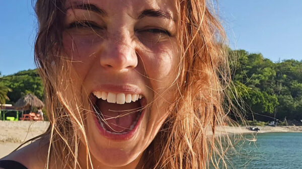 Hangborsten, scheerbultjes en striae, het maakt Marije Knevel niets uit!