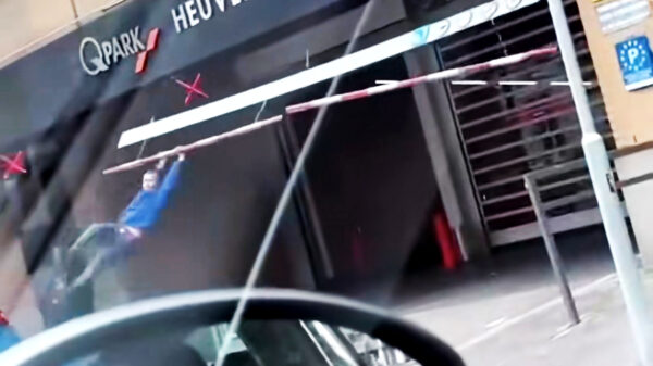 Parkeergarage in Eindhoven omgedoopt tot speeltuin voor losgeslagen kind