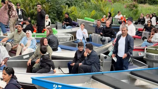 Tip van de dag: Een lekker rustig dagje varen in Giethoorn met de familie