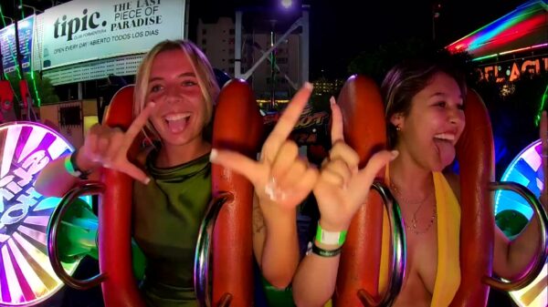 Jurkje in de gevarenzone wanneer vriendinnen de slingshot op Ibiza trotseren