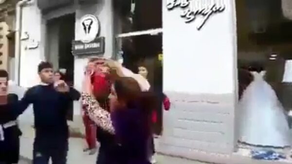 Als je je koter als wapen gebruikt word je nooit moeder van het jaar