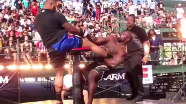 Armworstelen gecombineerd met MMA-vechten levert een heel bijzondere sport op