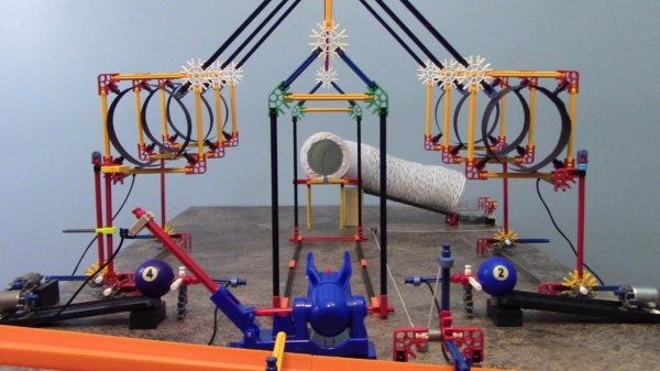 Even tot rust komen met deze geweldige Rube Goldberg-machine