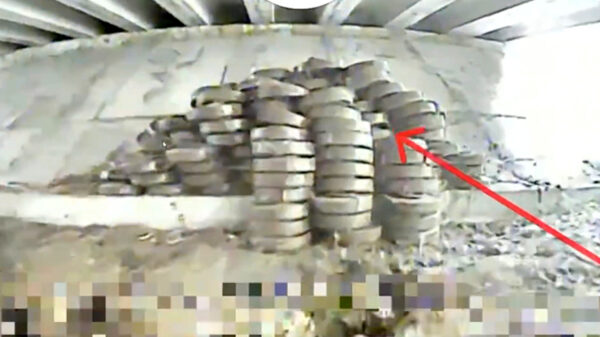 Oekraïne blaast Russische bruggen op met behulp van hun eigen mijnen