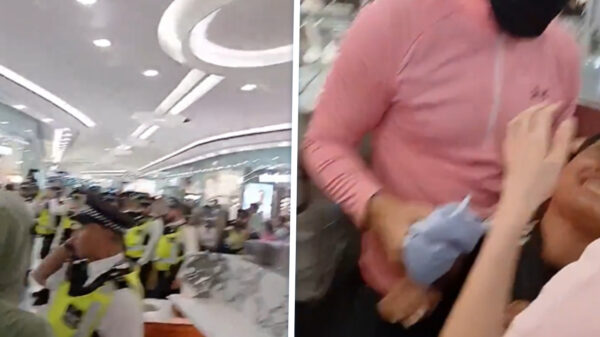 11-jarig jochie bespoten met pepperspray tijdens anti-asielprotest in Londen