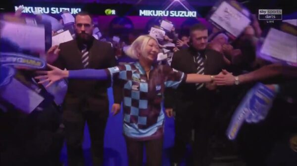 Dankzij de Japanse dartster Mikuru Suzuki hebben we een bepaald deuntje in ons hoofd