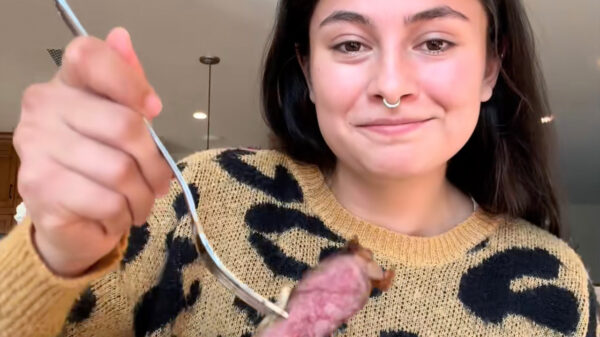 De reactie van een levenslange vegetariër die voor het eerst biefstuk eet