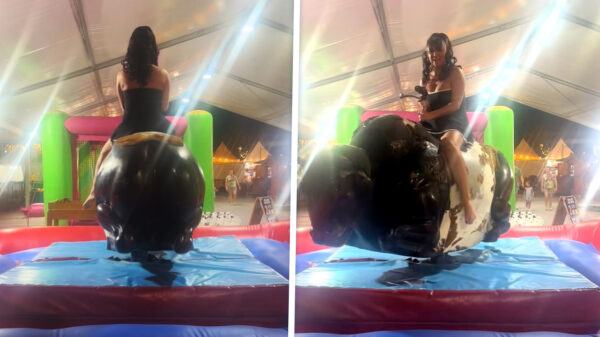 De mechanische stier was waarschijnlijk het hoogtepunt van haar vakantie