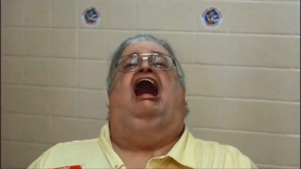 Vetzak wordt op een vieze manier slank in de WTF-video van vandaag