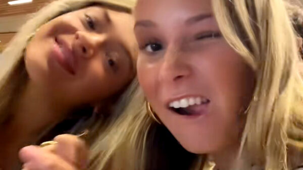 Vriendinnen genieten volop van hun 'eerste snoldag' op de universiteit