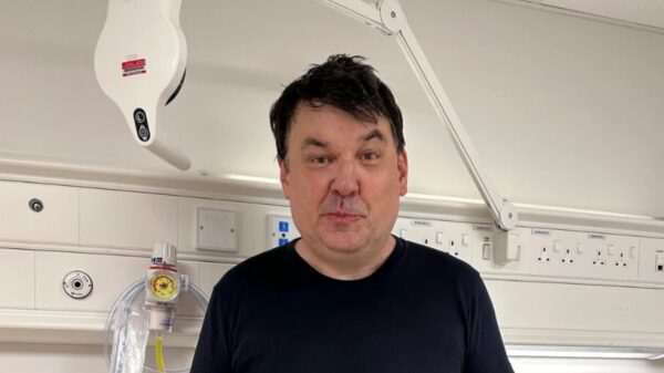 Ierse komiek gearresteerd op Heathrow Airport na drie 'transfobische' tweets