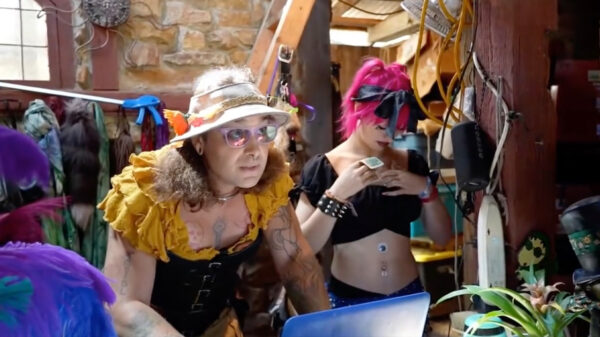 Transvrouw compleet uit zijn en/of haar stekker vanwege 'misgendering'