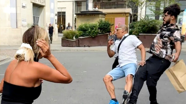 Boevenspotter Jamie in Londen aangevallen door ordinaire zakkenrollers