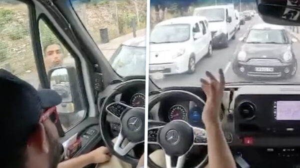 Franse verkeershufter wil voordringen maar mag lekker in z'n achteruit