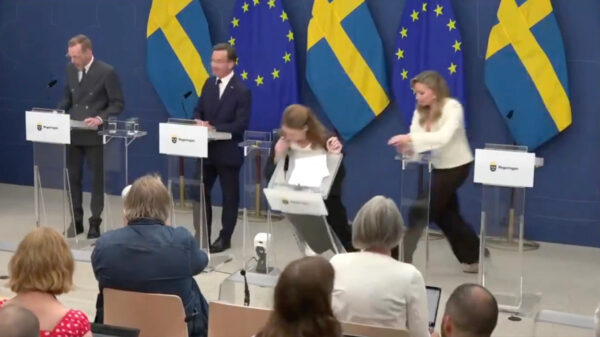 Zweedse gezondheidsminister gaat vol tegen de vlakte op eerste werkdag